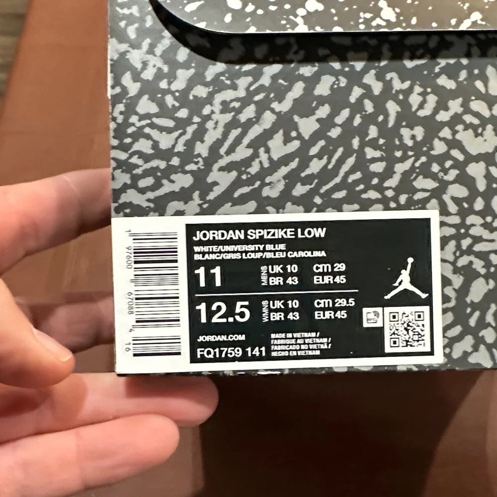 Jordan Men’s White and University Blue Retro Basketball Sneakers - Picture 6 of 6